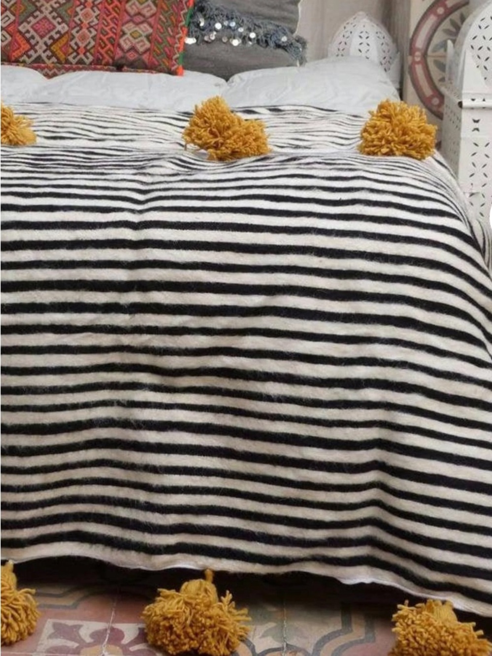 NWT Cotton black and white blanket with mustard yellow pompoms - Picture 9 of 11